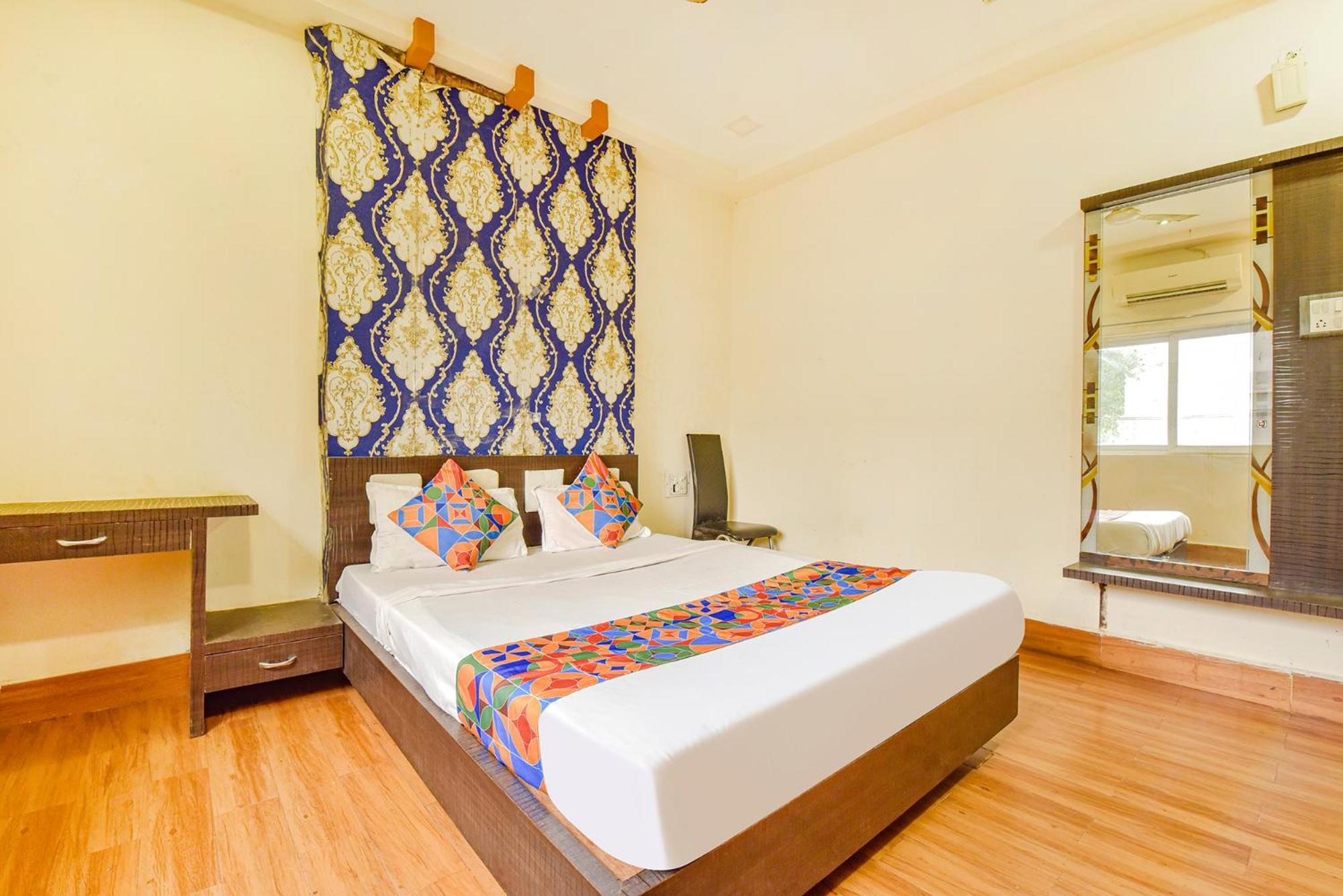 Homestay Fabexpress Shri Shyam Palace