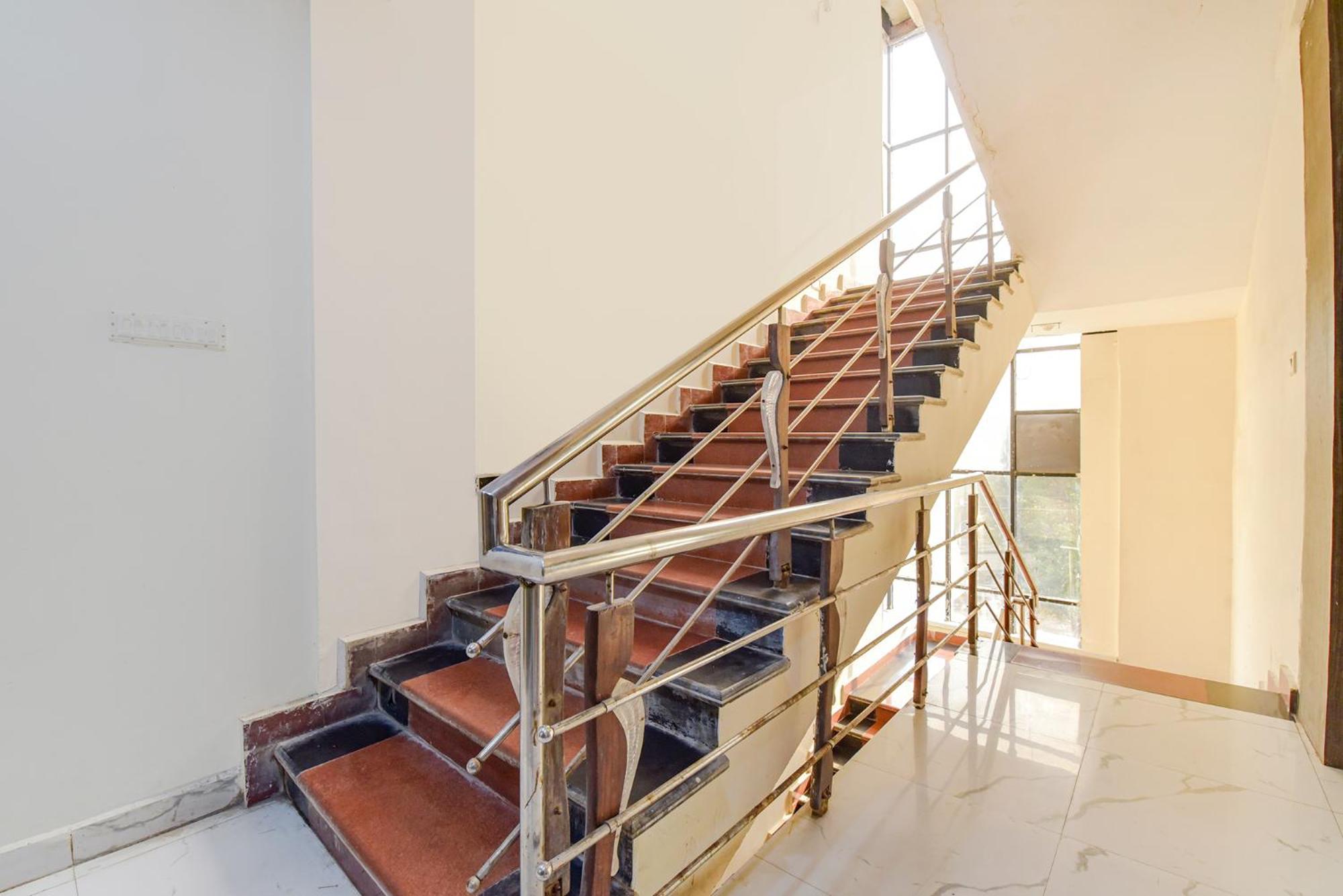 Fabexpress Shri Shyam Palace Homestay *